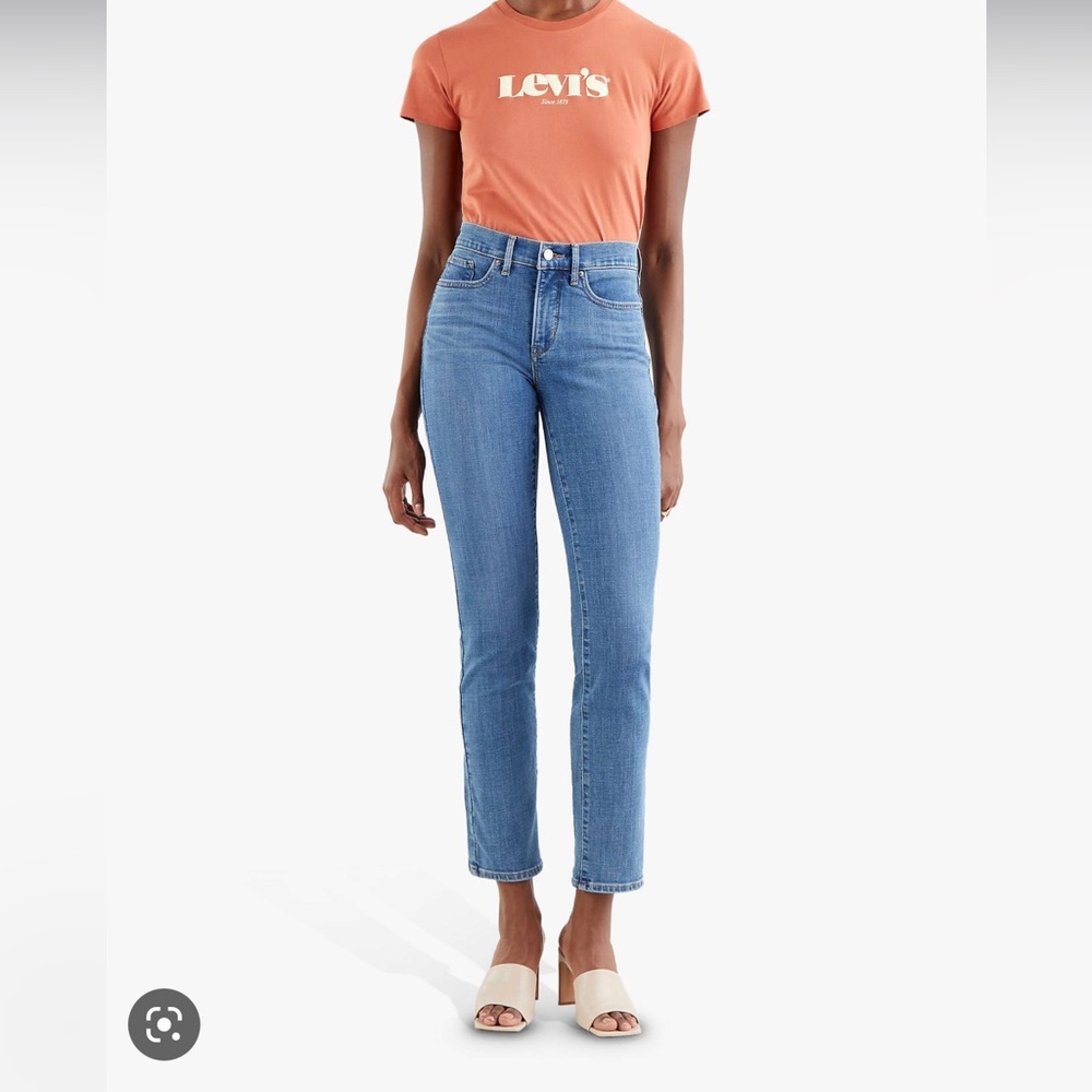 Levi’s 314 Shaping Straight Jeans